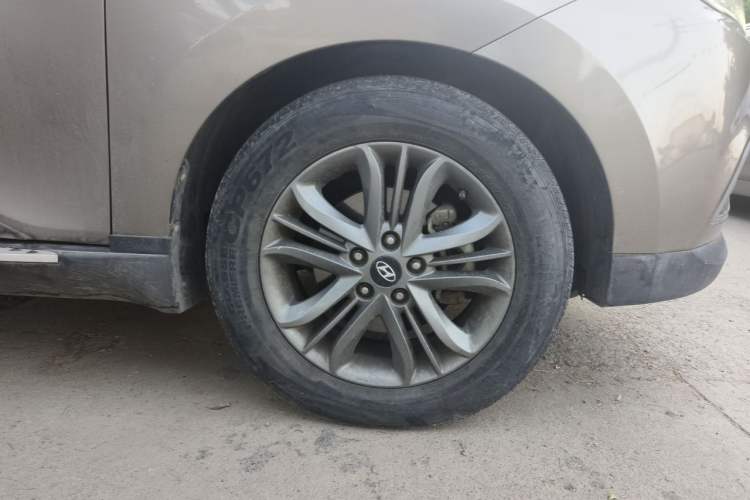 Used Hyundai ix35 2013 2.0L Automatic Two-Wheel Drive Smart GLS China IV Standard Right Front Wheel Hub