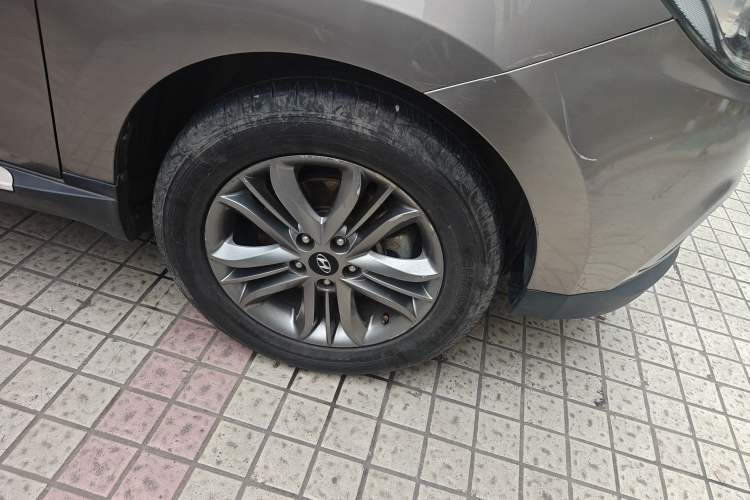 Used Hyundai ix35 2013 2.0L Automatic Two-Wheel Drive Smart GLS China IV Standard Right Front Wheel Hub