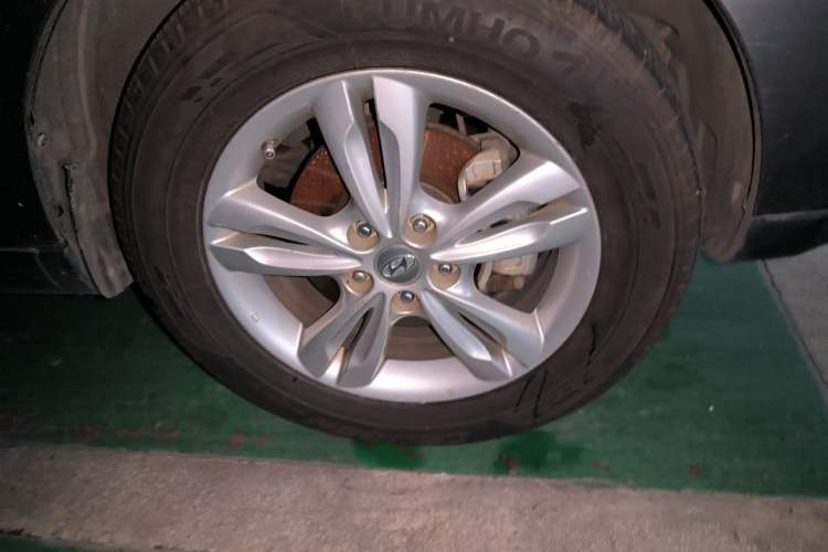 Used Hyundai ix35 2013 2.0L Automatic Two-Wheel Drive Smart GLS China IV Standard Right Front Wheel Hub