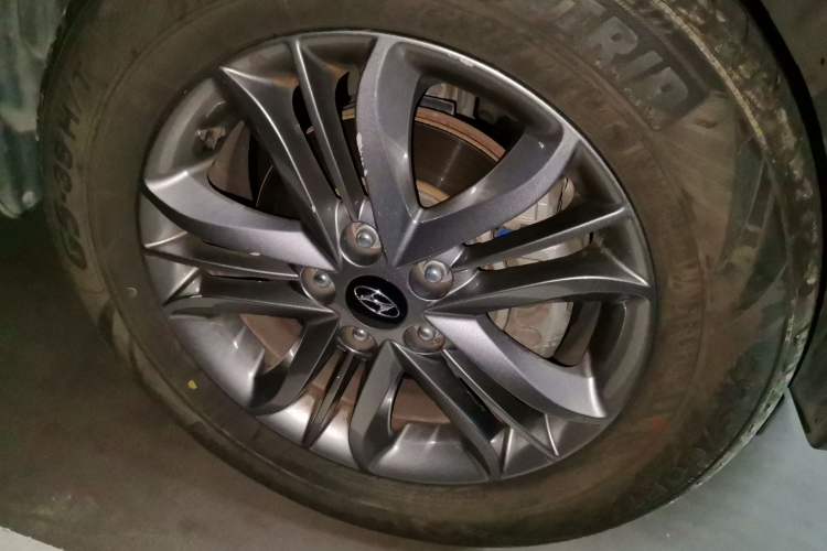 Used Hyundai ix35 2013 2.0L Automatic Two-Wheel Drive Smart GLS China V Standard Right Front Wheel Hub