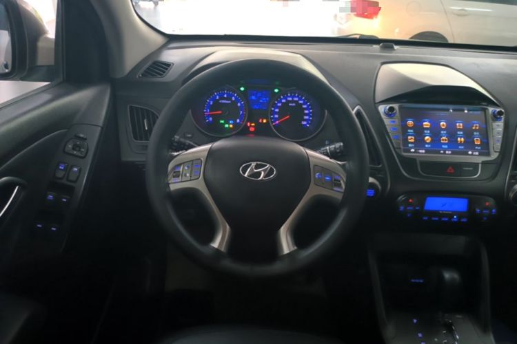 Used Hyundai ix35 2013 2.0L Automatic Two-Wheel Drive Smart GLS China IV Standard Steering Wheel