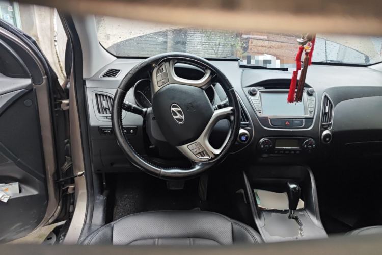 Used Hyundai ix35 2013 2.0L Automatic Two-Wheel Drive Smart GLS China IV Standard Steering Wheel