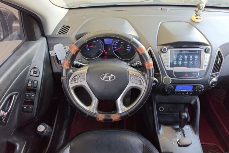 Used Hyundai ix35 2013 2.0L Automatic Two-Wheel Drive Smart GLS China IV Standard Steering Wheel