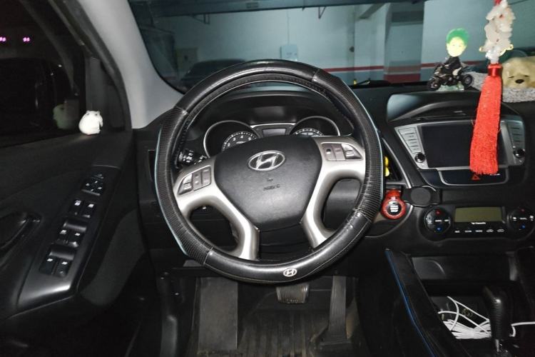 Used Hyundai ix35 2013 2.0L Automatic Two-Wheel Drive Smart GLS China IV Standard Steering Wheel