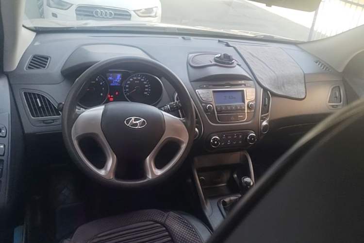 Used Hyundai ix35 2013 2.0L Manual 2WD Comfort GL China IV Standard Steering Wheel