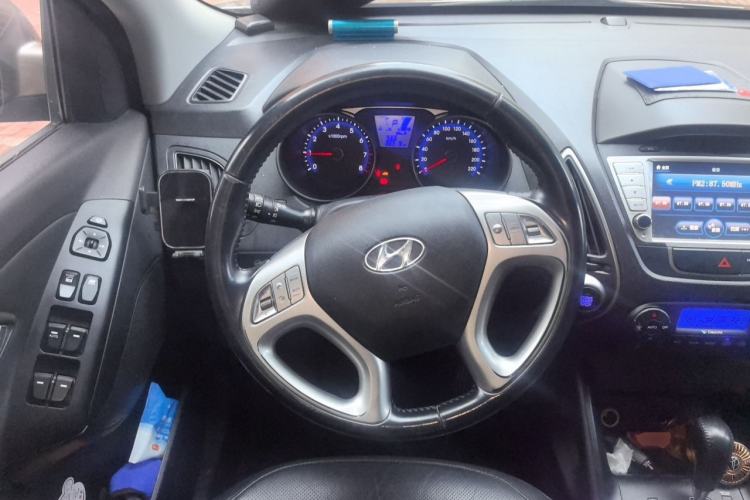 Used Hyundai ix35 2013 2.0L Automatic Two-Wheel Drive Smart GLS China IV Standard Steering Wheel