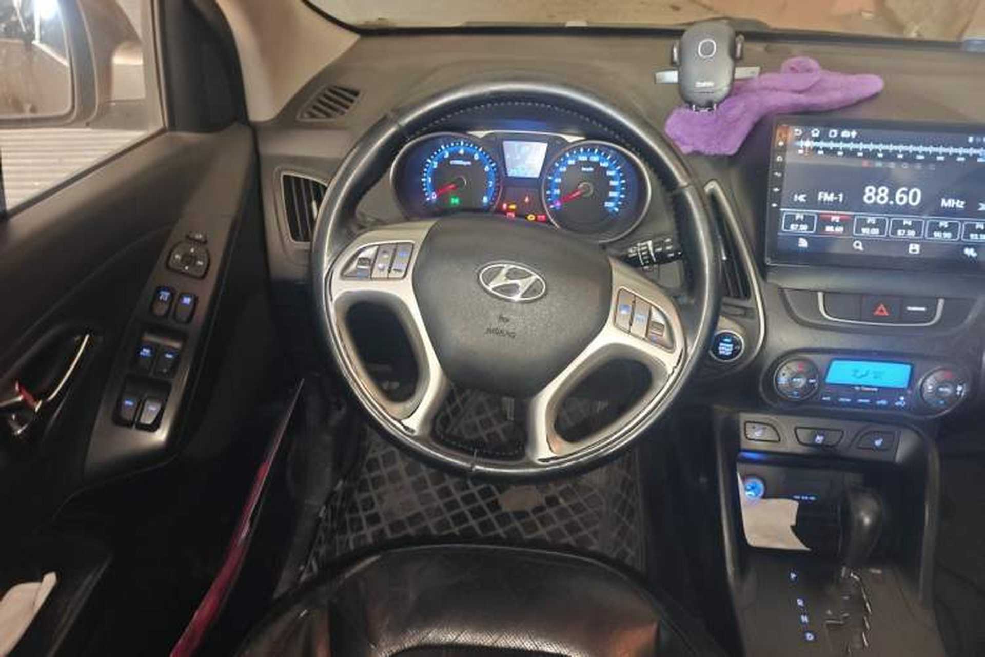 Used Hyundai ix35 2013 2.0L Automatic Two-Wheel Drive Smart GLS China IV Standard Steering Wheel