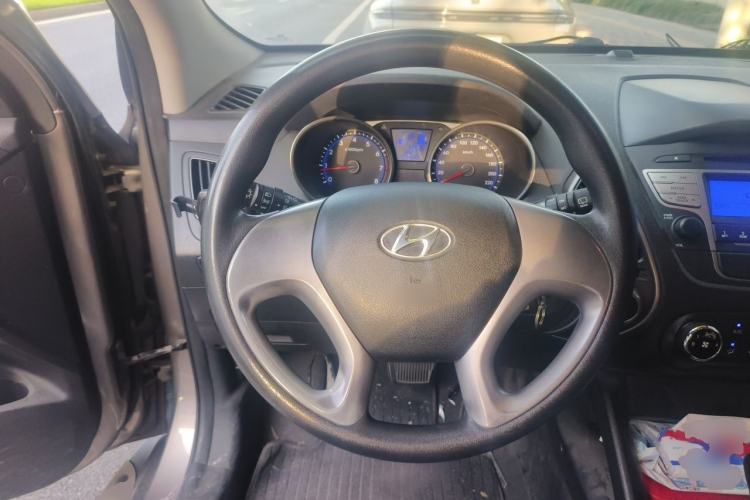 Used Hyundai ix35 2013 2.0L Automatic 2WD Comfort GL China IV Standard Steering Wheel