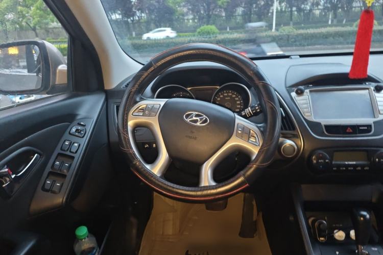 Used Hyundai ix35 2013 2.0L Automatic Two-Wheel Drive Smart GLS China IV Standard Steering Wheel