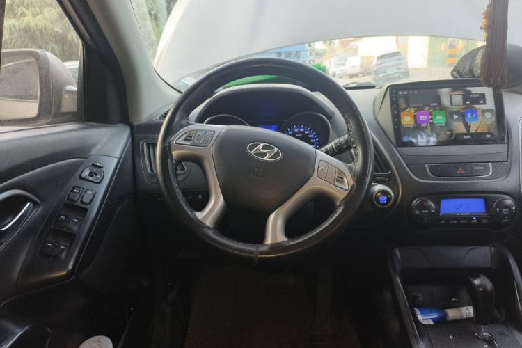 Used Hyundai ix35 2013 2.0L Automatic Two-Wheel Drive Smart GLS China IV Standard Steering Wheel