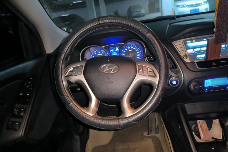 Used Hyundai ix35 2013 2.0L Automatic Two-Wheel Drive Smart GLS China IV Standard Steering Wheel