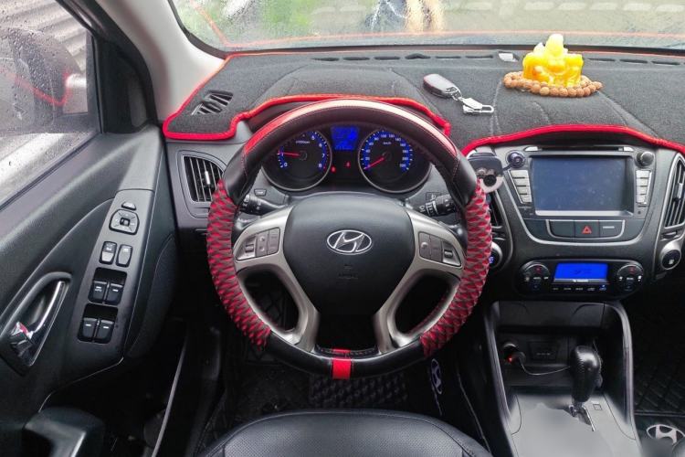 Used Hyundai ix35 2013 2.0L Automatic Two-Wheel Drive Smart GLS China IV Standard Steering Wheel