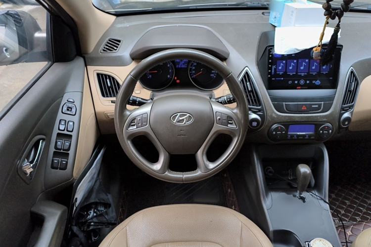 Used Hyundai ix35 2013 2.0L Automatic Two-Wheel Drive Smart GLS China IV Standard Steering Wheel