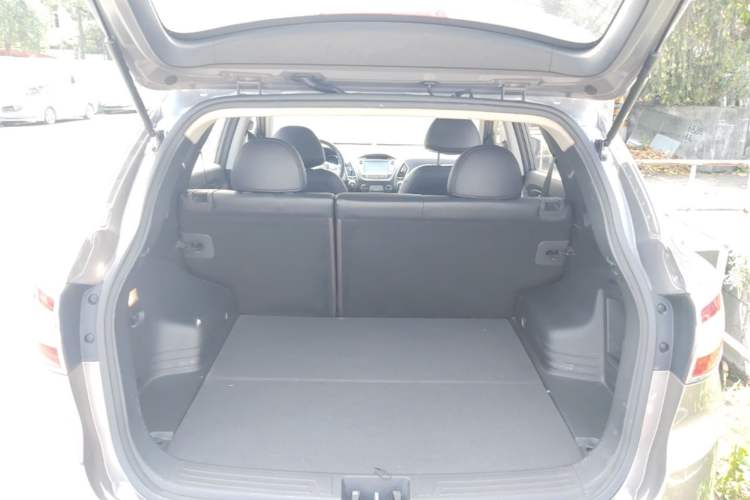 Used Hyundai ix35 2013 2.0L Automatic Two-Wheel Drive Smart GLS China IV Standard Trunk