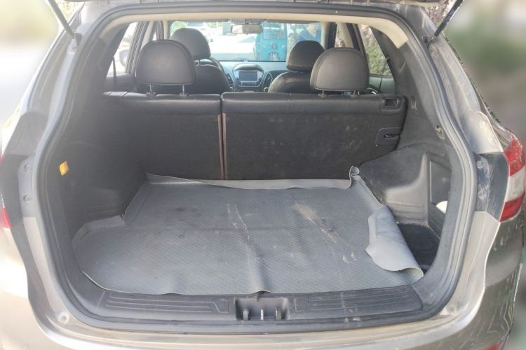 Used Hyundai ix35 2013 2.0L Automatic Two-Wheel Drive Smart GLS China V Standard Trunk