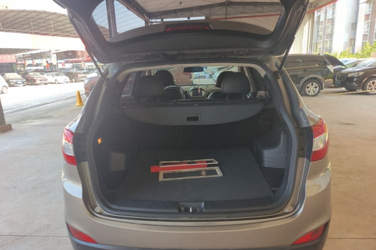 Used Hyundai ix35 2013 2.0L Automatic Two-Wheel Drive Smart GLS China IV Standard Trunk