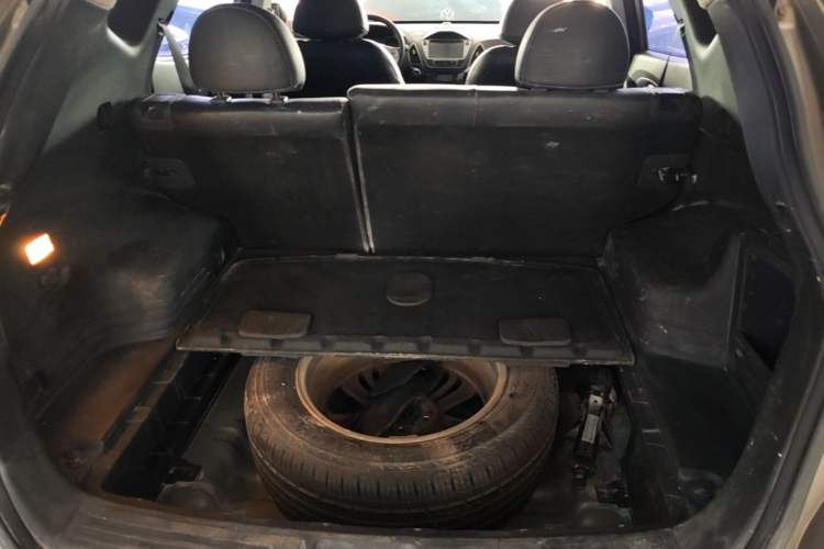 Used Hyundai ix35 2013 2.0L Automatic Two-Wheel Drive Smart GLS China IV Standard Trunk
