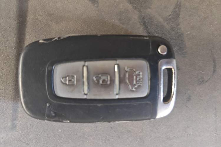 Used Hyundai ix35 2013 2.0L Automatic Two-Wheel Drive Smart GLS China V Standard Vehicle Key