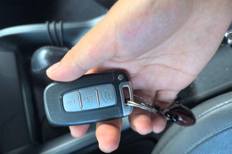 Used Hyundai ix35 2013 2.0L Automatic Two-Wheel Drive Smart GLS China IV Standard Vehicle Key