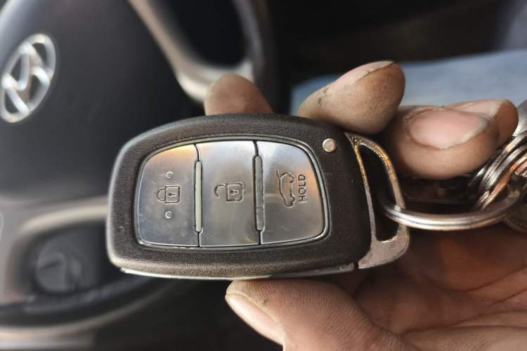 Used Hyundai ix35 2013 2.0L Automatic Two-Wheel Drive Smart GLS China IV Standard Vehicle Key