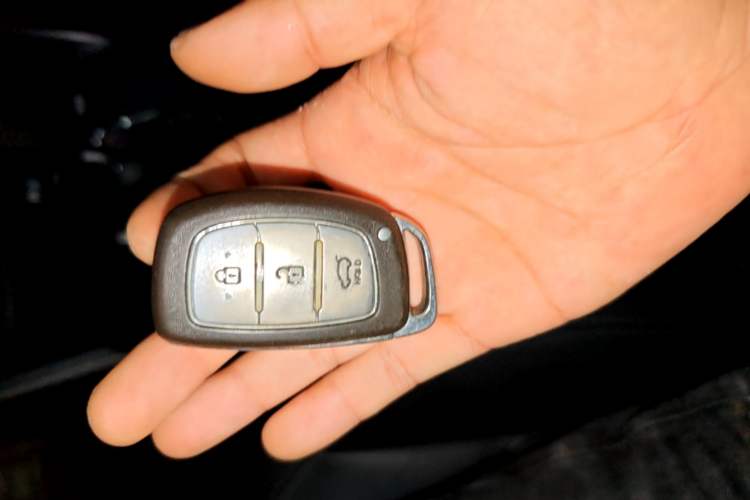 Used Hyundai ix35 2013 2.0L Automatic Two-Wheel Drive Smart GLS China IV Standard Vehicle Key