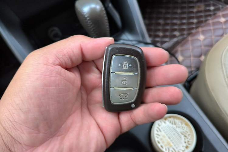 Used Hyundai ix35 2013 2.0L Automatic Two-Wheel Drive Smart GLS China IV Standard Vehicle Key