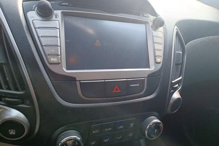 Used Hyundai ix35 2015 2.0L Automatic 2WD Comfort Edition China IV Standard Audio And AC Panel