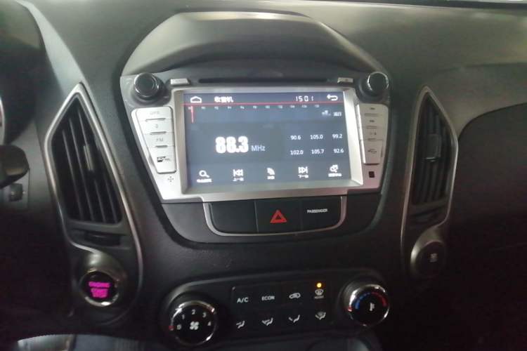 Used Hyundai ix35 2015 2.0L Automatic 2WD Comfort Edition China V Standard Audio And AC Panel