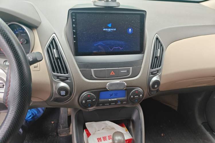 Used Hyundai ix35 2015 2.0L Automatic 2WD Smart Type China IV Audio And AC Panel