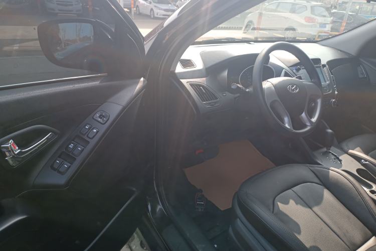 Used Hyundai ix35 2015 2.0L Automatic 2WD Comfort Edition China IV Standard Driver Seat
