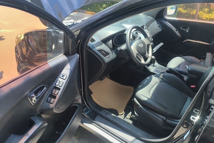Used Hyundai ix35 2015 2.0L Automatic 2WD Comfort Edition China IV Standard Driver Seat