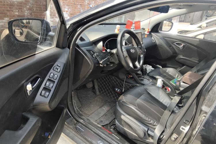 Used Hyundai ix35 2015 2.0L Automatic 2WD Smart Version China V Standard Driver Seat