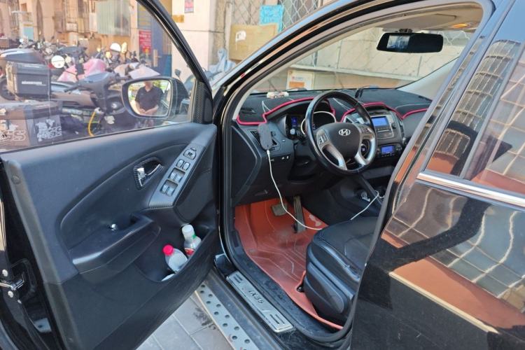 Used Hyundai ix35 2015 2.0L Automatic 2WD Smart Version China V Standard Driver Seat