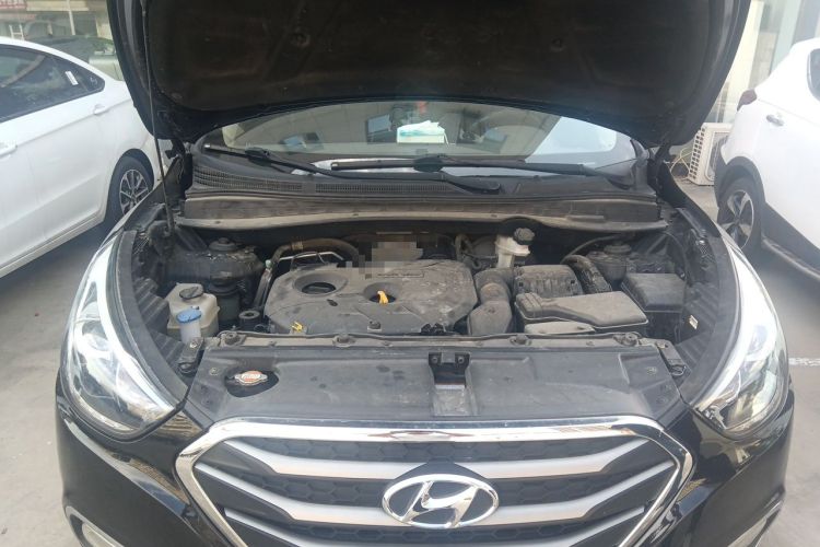 Used Hyundai ix35 2015 2.0L Automatic 2WD Smart Type China IV Engine Bay
