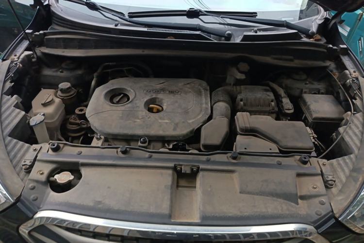Used Hyundai ix35 2015 2.0L Automatic 2WD Smart Version China V Standard Engine Bay