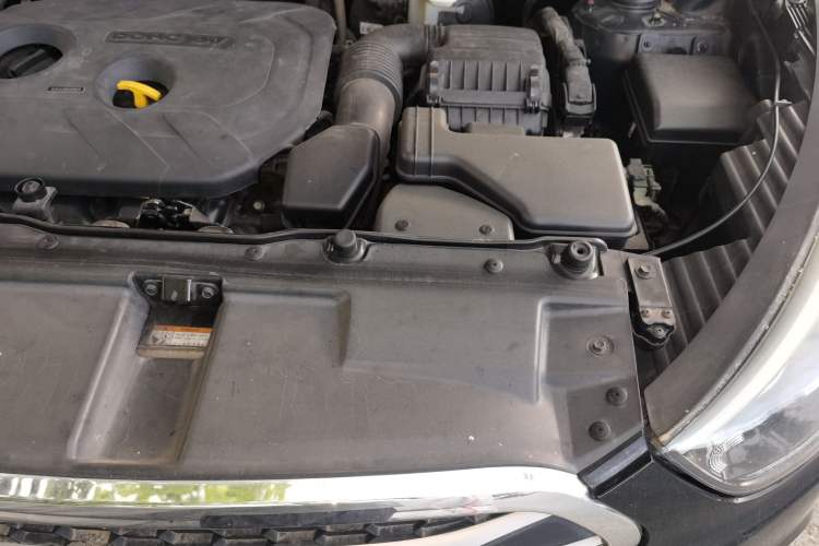 Used Hyundai ix35 2015 2.0L Automatic 2WD Comfort Edition China IV Standard Engine Bay Left