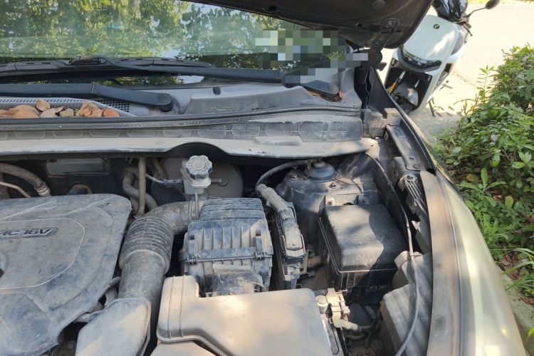 Used Hyundai ix35 2015 2.0L Automatic 2WD Smart Version China V Standard Engine Bay Left