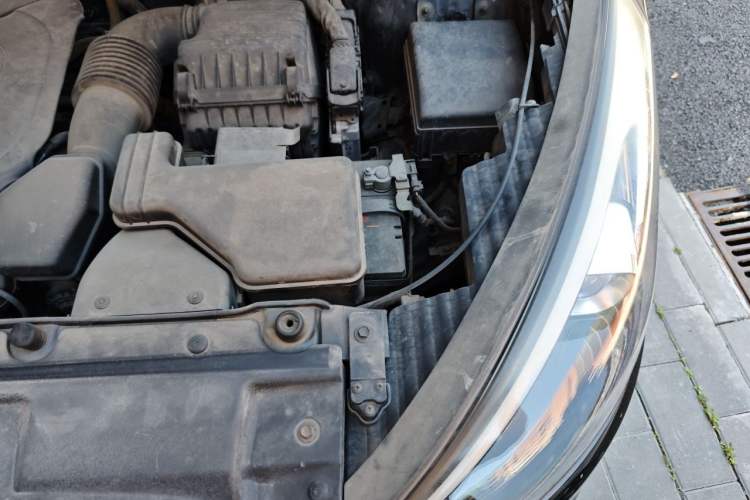 Used Hyundai ix35 2015 2.0L Automatic 2WD Smart Version China V Standard Engine Bay Left