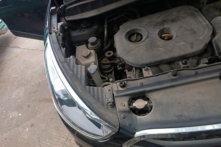Used Hyundai ix35 2015 2.0L Automatic 2WD Smart Version China V Standard Engine Bay Right