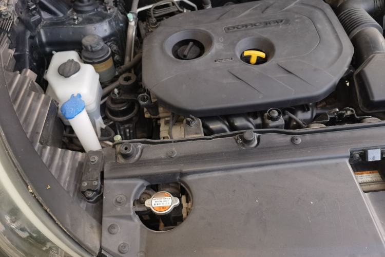 Used Hyundai ix35 2015 2.0L Automatic 2WD Comfort Edition China IV Standard Engine Bay Right