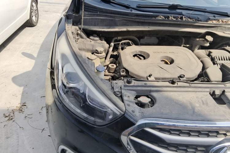 Used Hyundai ix35 2015 2.0L Automatic 2WD Smart Version China V Standard Engine Bay Right
