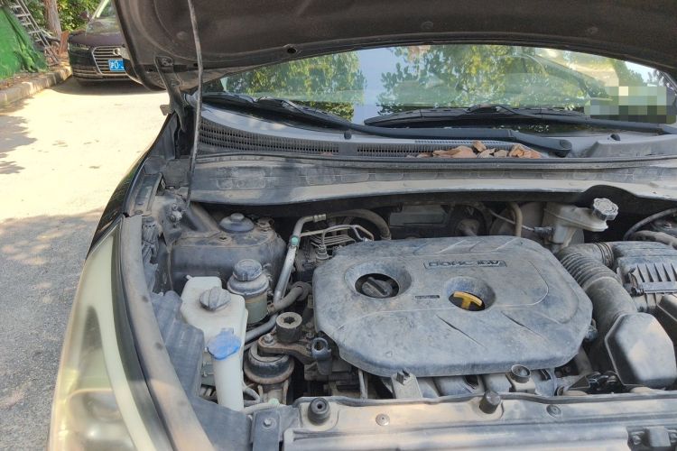 Used Hyundai ix35 2015 2.0L Automatic 2WD Smart Version China V Standard Engine Bay Right