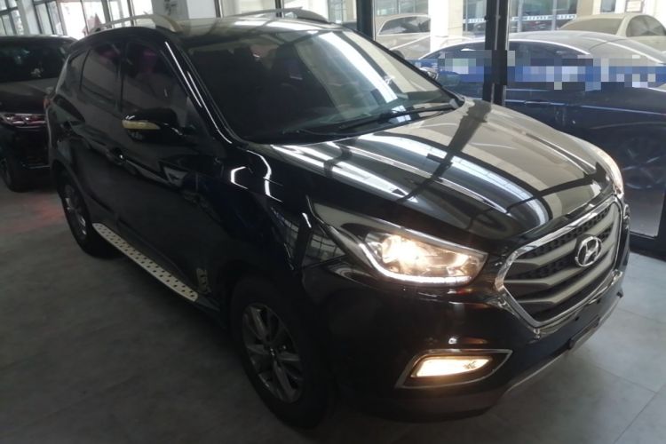 Used Hyundai ix35 2015 2.0L Automatic 2WD Comfort Edition China V Standard Front Right 45 Deg