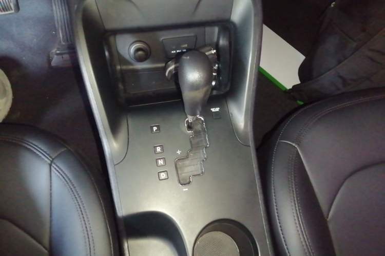 Used Hyundai ix35 2015 2.0L Automatic 2WD Comfort Edition China V Standard Gear Lever