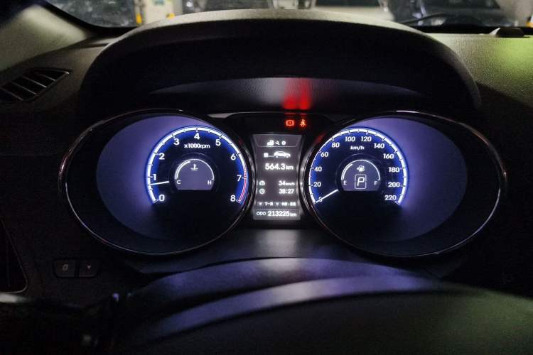 Used Hyundai ix35 2015 2.0L Automatic Two-Wheel Drive Leading Trim China V Standard Instrument Cluster