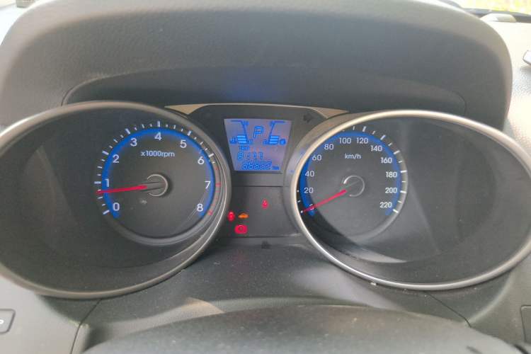 Used Hyundai ix35 2015 2.0L Automatic 2WD Smart Version China V Standard Instrument Cluster