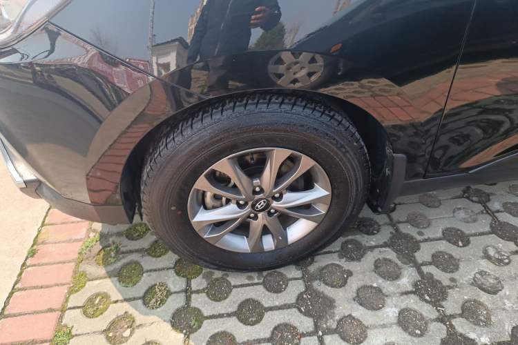 Used Hyundai ix35 2015 2.0L Automatic 2WD Comfort Edition China IV Standard Left Front Wheel Hub