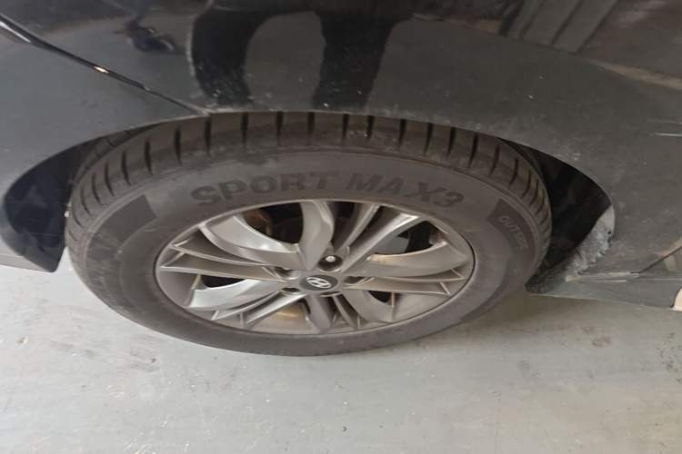 Used Hyundai ix35 2015 2.0L Automatic 2WD Smart Type China IV Left Front Wheel Hub