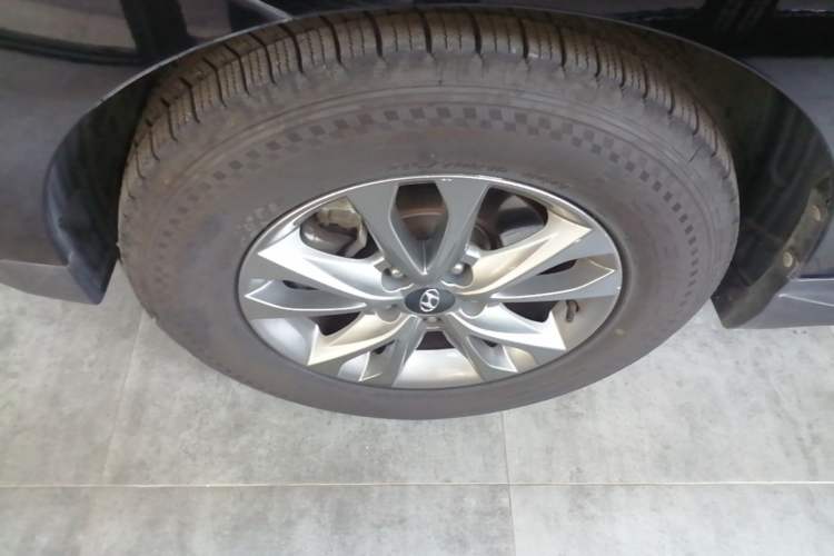 Used Hyundai ix35 2015 2.0L Automatic 2WD Comfort Edition China V Standard Left Front Wheel Hub
