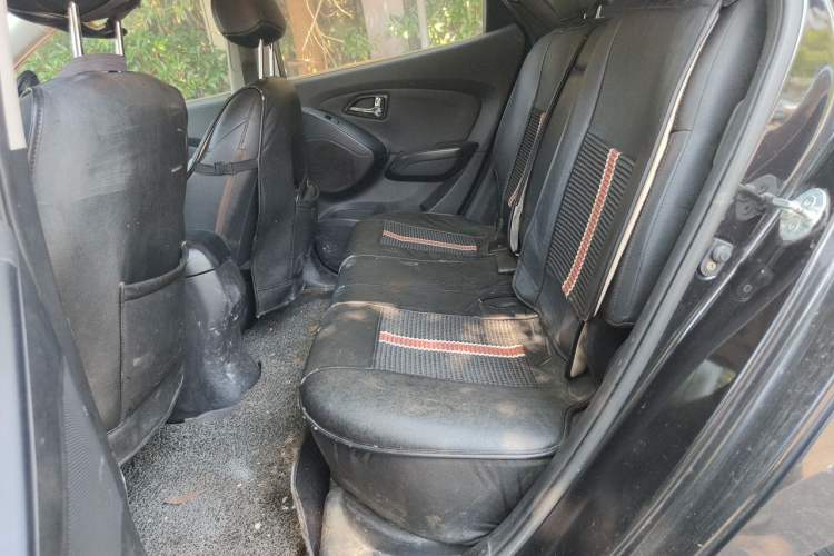Used Hyundai ix35 2015 2.0L Automatic 2WD Smart Version China V Standard Left Rear Seat
